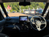 ブラックを基調とした上質な車内インテリアです!