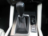 DCT、CVT、従来型のATなど、すべてのトランスミッションの利点を集約し、ロックアップ領域を大幅に拡大し伝達効率の向上とマニュアルトランスミッションのようなダイレクト感を実現した自社製ATです。