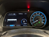 見やすいメーター周り!!カラーディスプレイには運転をサポートするさまざまな情報が表示されます(^^♪