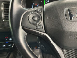 ステアリングにオーディオ操作スイッチが付いています。オーディオ画面に直接タッチしなくても操作が出来ますので、運転に集中できます。