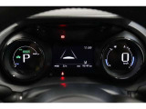 マルチインフォメーションディスプレイ付きのメーターです!エコ運転へ導く多彩な情報を表示してくれます。