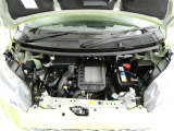 【エンジンルーム】・・・内外装だけでなくこちらもクリーニング済み。 納車までにもう1度しっかり点検いたしますので、安心してお乗りいただけると思います。