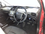 前方の見通しが良いすっきりした視界、誰でも扱いやすく運転できます。疲れにくく安心ドライブを更に快適なものにします!