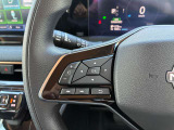 ハンドル左側のスイッチでオーディオの操作が可能なので、運転中でも楽に調整できます(^^♪