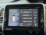 簡単な設定で自動でハンドル操作を行い駐車をサポートしてくれる「インテリジェントパーキングサポート」