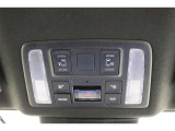 スライドドアの開閉は、ドアハンドルはもちろん運転席からのスイッチ操作でも可能です。お子様の送迎時の乗り降りも一段と楽になります。