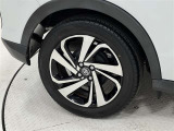 タイヤサイズは195/60R17!純正アルミホイール!残り溝は5ミリ程度です!