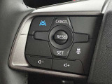 プロパイロットは、運転者が設定した車速を上限に先行車と車速に応じた車間距離を保ちながら、車線中央付近を走行するための運転操作を支援します。