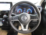 運転が楽しくなる明るく開放的な運転席まわりです。