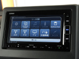 ナビゲーションは純正メモリーナビ(VXM-234VFi)を装着しております。AM、FM、CD、DVD再生、Bluetooth、音楽録音再生、フルセグTVがご使用いただけます。