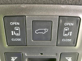 【パワーバックドア】スマートキーや運転席のボタンを押すだけでリアゲートが自動で開閉します!荷物を持っている時や、高い位置にあるバックドアを閉める際に便利な機能です♪