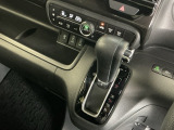 発進時から滑らかに加速する無段階変速のCVTはストップ&ゴーの多い街の中も快適です