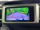 【バックカメラ】駐車時に後方がリアルタイム映像で確認できます。大型商業施設や立体駐車場での駐車時や、夜間のバック時に大活躍!運転スキルに関わらず、今や必須となった装備のひとつです!