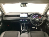 【前方視界】開放的な前方視界!運転がしやすく疲れにくいです♪窓が大きく、見通しがとっても良いおクルマですよ♪