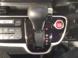 オートマチックシフトレバーは、手になじみ操作しやすい形状で安全運転にもつながります♪