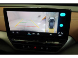 車庫入れに便利な【リヤビューカメラ】【アラウンドビューカメラ】も標準装備しております。