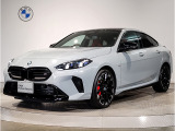 M235xドライブ グランクーペ 4WD 1オーナー ブラックルーフ コーラルレッドレザー レッドキャリパー 19インチアルミ ハーマンカードンスピーカー リアスポイラー