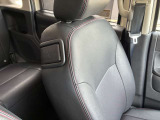 運転席からも助手席の背もたれも倒せます