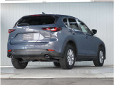 【美しいボディライン】普遍的な美しさが大人の感性を刺激します。シンプルでありながら豊かな美しさが輝く、マツダの新たなエレガンスがここにあります。