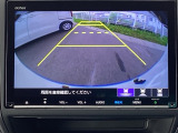 バックモニター付きで、車庫入れやバック時の後方確認をサポート。