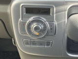 フルオートエアコン搭載。温度設定だけで、車内はいつも快適な空間を維持できます。