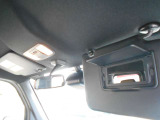 運転席バニティミラー付きです☆