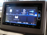 CD、DVD、Bluetooth、AM、FM、AUX、スマートフォン接続ができます。