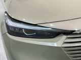 LEDヘッドライトは、点灯の瞬間から最大光量を発揮し、突然暗くなるトンネルなどでの安定感を高めます。