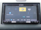 オーディオソースはご覧の通りです。Bluetoothを搭載しています。スマホと連動させると音楽等楽しむことが出来ます。