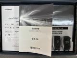 スマートキーは鍵をバッグに入れたままでもドアロックの開閉やエンジンのON・OFFができます。夜間や雨の日も鍵を探さなくて良いので便利です。