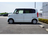 Honda SENSINGとは衝突を予測してブレーキをかけたり、前のクルマとちょうどいい距離でついていったりできる多彩な安心、快適機能を搭載した先進の安全運転支援システムです。