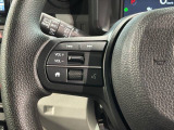 ステアリングにオーディオ操作スイッチが付いています。オーディオ画面に直接タッチしなくても操作が出来ますので、運転に集中できます。