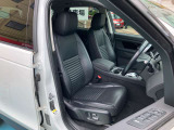 自社整備工場併設! 納車整備からアフターフォローまでお任せください。 車検や定期点検、オイル交換はもちろん、ナビやドラレコ、バックカメラ、ETC等の取り付けも当店にお任せください。
