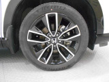 純正アルミホイールです。足元が引き立つので、車全体のイメージがアップしますよ!