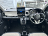 視界の良さと取り回しの良さで、たまに運転する奥様にも安心♪