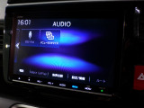 CD、DVD、Bluetooth、AM、FM、AUX、スマートフォン接続ができます。