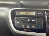 オートエアコン付きでいつでも車内快適☆
