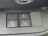 レーンディパーチャーアラートとは車線または走路からの逸脱の可能性を警告すると共に、車線または走路からの逸脱を避けるためのハンドル操作の一部を支援する機能です。詳細は販売店スタッフまでおたずねください。