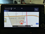 ダッシュボードに自然に溶け込むようにデザインされた純正メモリーナビゲーション。