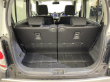 【ラゲッジ】積み込みやすくて、たっぷり積める荷室です。シートアレンジできるものは、乗車人数と荷物の量や大きさによってシートを動かすことができるので、より快適なドライブが可能です!
