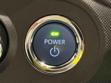 電子カードキーを携帯していれば、ボタンを押すだけでエンジンの始動がスマートに行えます