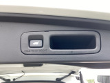 パワーテールゲートは高さを記憶できるメモリー機能付き。荷物が多い時もボタンひとつで開閉でき、毎日の使いやすさがぐっと高まります。
