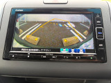 バックカメラも付いています! 運転が不慣れな方でも安心して駐車が可能です!