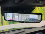 【デジタルインナーミラー】後席の大きな荷物や同乗者で後方が確認しづらい時でも安心!カメラが撮影した車両後方の映像をルームミラー内に表示。クリアな視界で状況の確認が可能です!