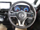 運転が楽しくなる明るく開放的な運転席まわりです。
