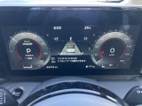 メーター内のディスプレイには運転をサポートするさまざまな情報を表示。