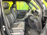 運転席シート廻りは使用感も少なく、良好な状態となっています。前オーナー様が丁寧に使っていたことがよくわかりますね。