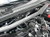 【タワーバー】お車の剛性を高めるタワーバーを装備。よりスムーズなコーナリング走行が可能となり、走りも楽しめます。