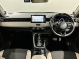 使いやすいレイアウトのダッシュボード周辺です。オートエアコンや小物入れなど嬉しい装備が満載です。