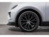 21インチ Macan Design ホイール搭載です。